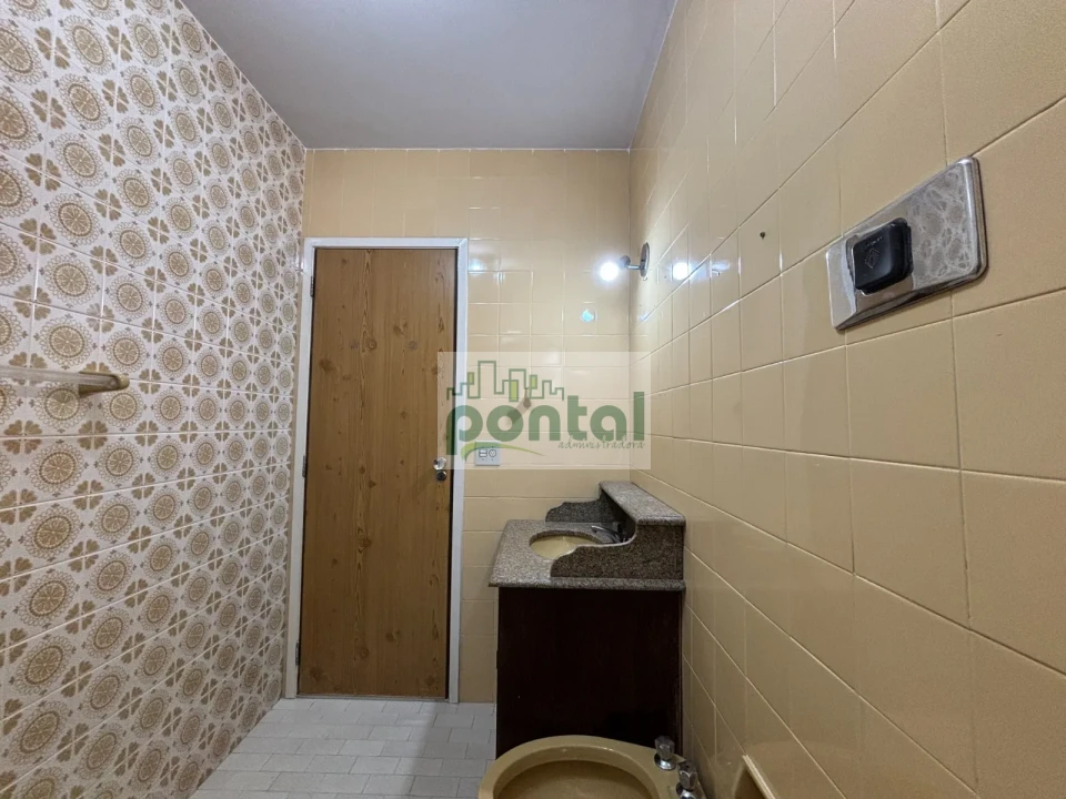 Imagens do imóveis Apartamento de 3 Quartos nas Braunes, Praticamente no Centro — Apenas 200m da Avenida Alberto Braune