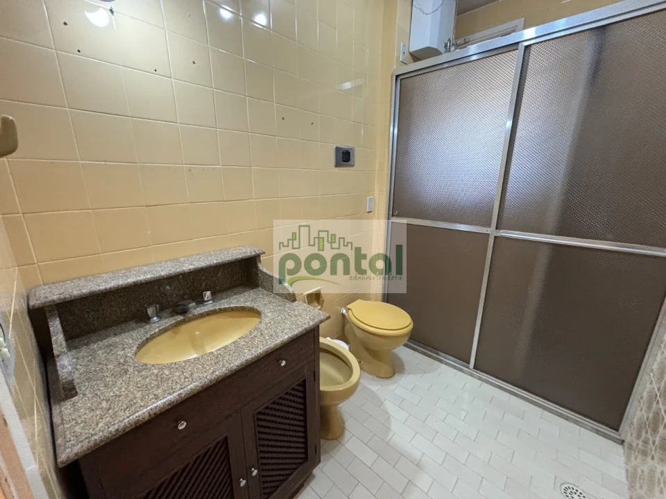 Imagens do imóveis Apartamento de 3 Quartos nas Braunes, Praticamente no Centro — Apenas 200m da Avenida Alberto Braune