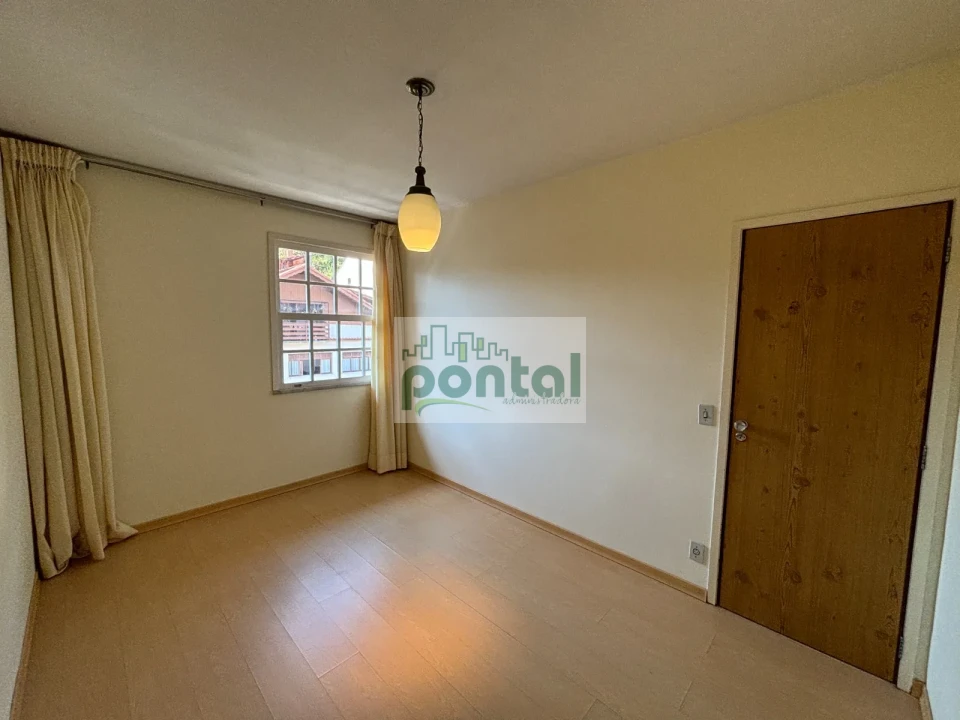 Imagens do imóveis Apartamento de 3 Quartos nas Braunes, Praticamente no Centro — Apenas 200m da Avenida Alberto Braune