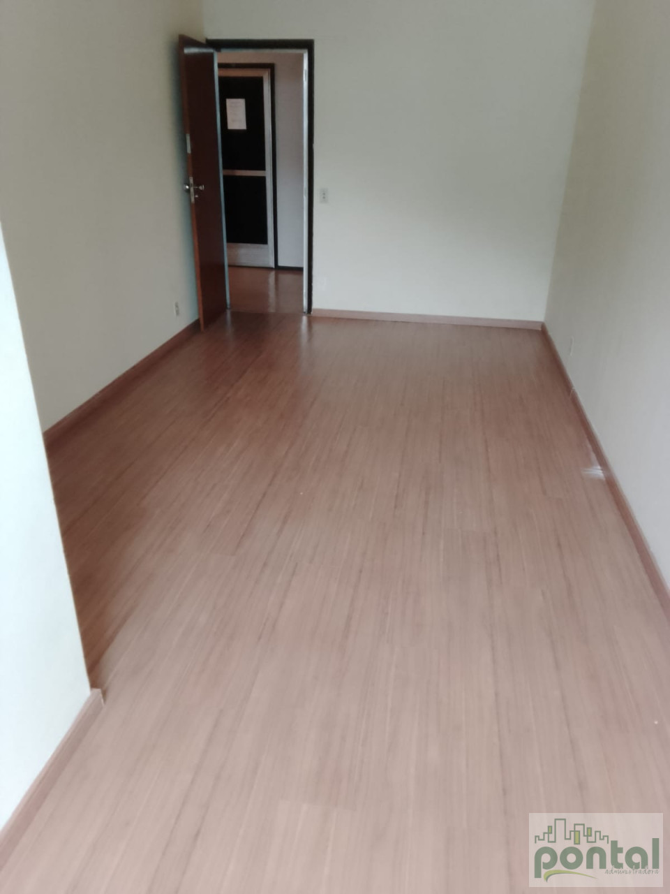 Sala Comercial Á Venda Edifício José Mastrangelo Nova Friburgo