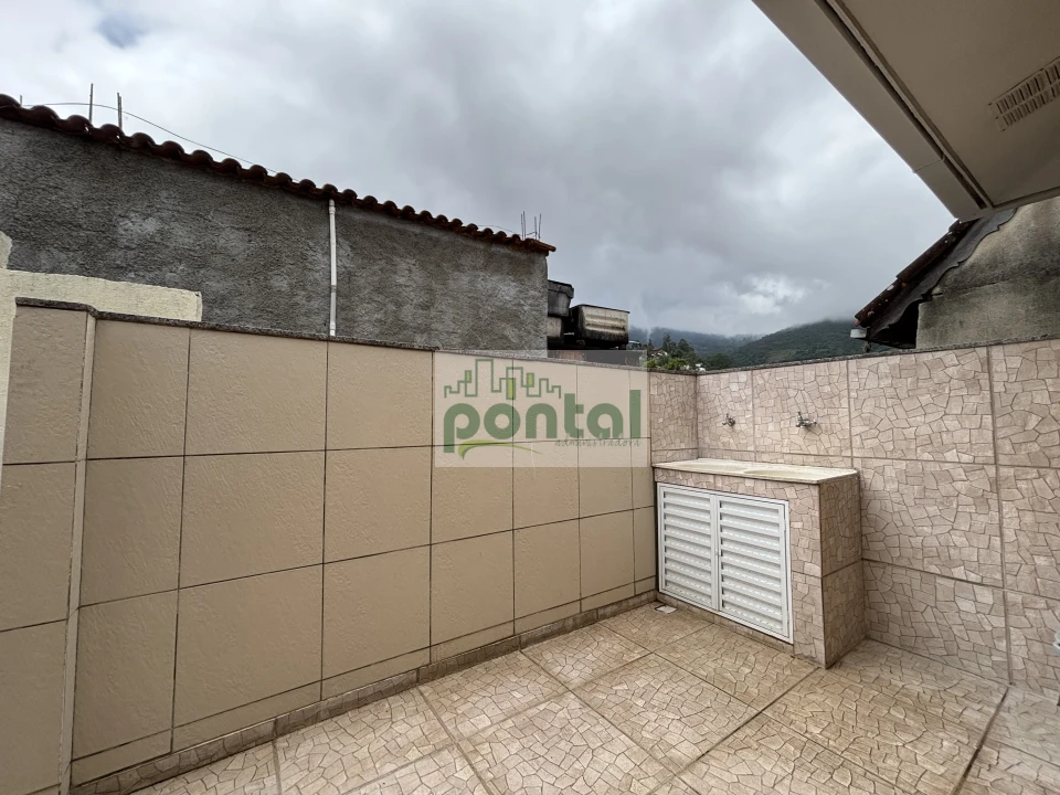 Imagens do imóveis Casa a venda 2 quartos, toda reformada e com vista privilegiada no Cascatinha