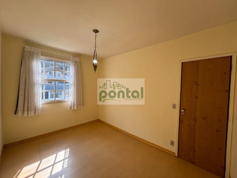 Imagens do imóveis Apartamento de 3 Quartos nas Braunes, Praticamente no Centro — Apenas 200m da Avenida Alberto Braune