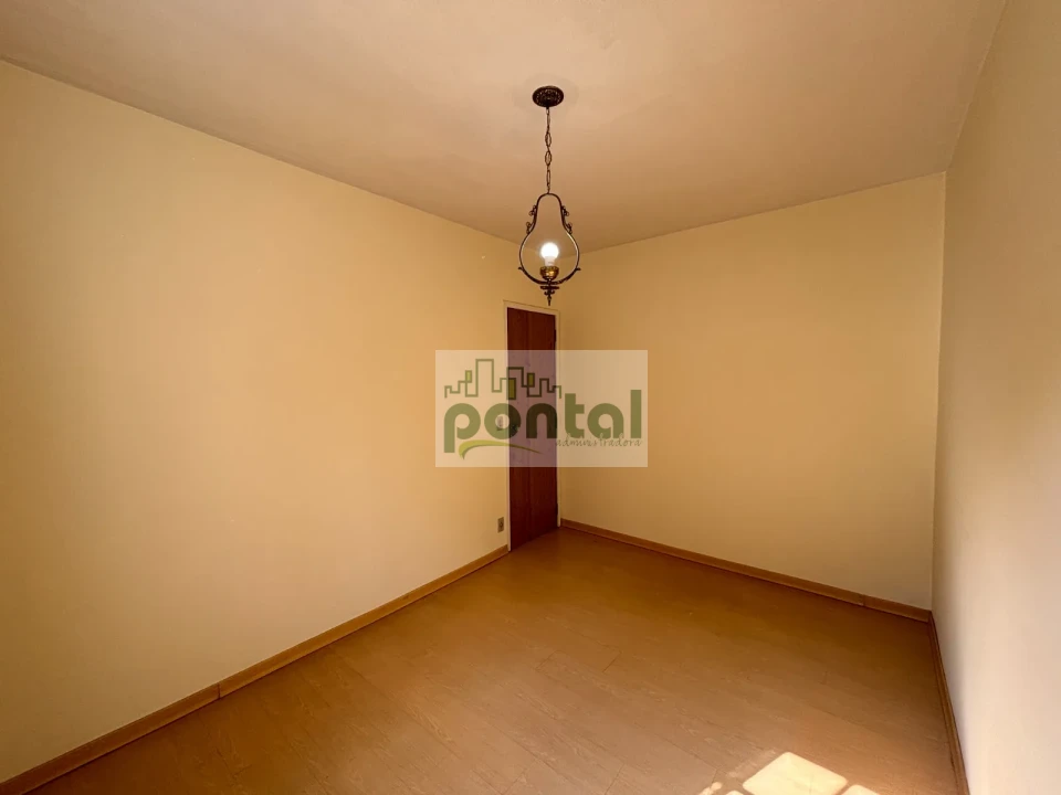 Imagens do imóveis Apartamento de 3 Quartos nas Braunes, Praticamente no Centro — Apenas 200m da Avenida Alberto Braune