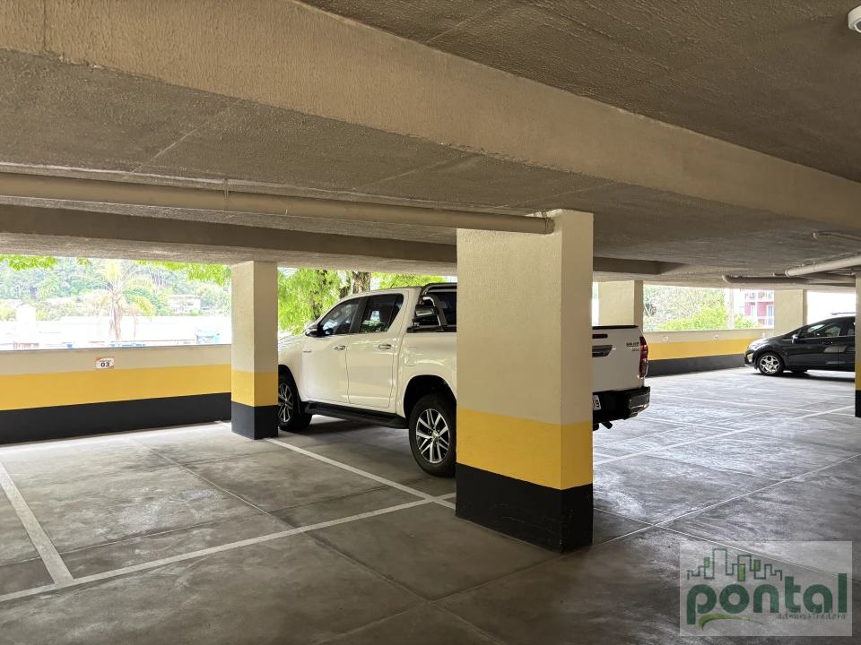 Cobertura Espaçosa à Venda no Centro de Nova Friburgo