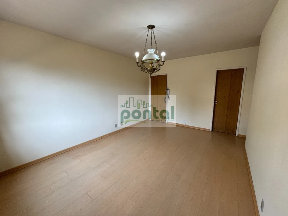 Imagens do imóveis Apartamento de 3 Quartos nas Braunes, Praticamente no Centro — Apenas 200m da Avenida Alberto Braune