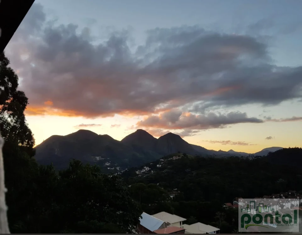 Imagens do imóveis Apartamento À Venda nas Braunes no Condomínio Moradas Sans Souci Nova Friburgo