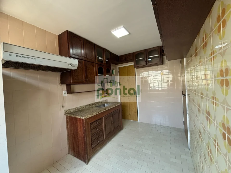Imagens do imóveis Apartamento de 3 Quartos nas Braunes, Praticamente no Centro — Apenas 200m da Avenida Alberto Braune