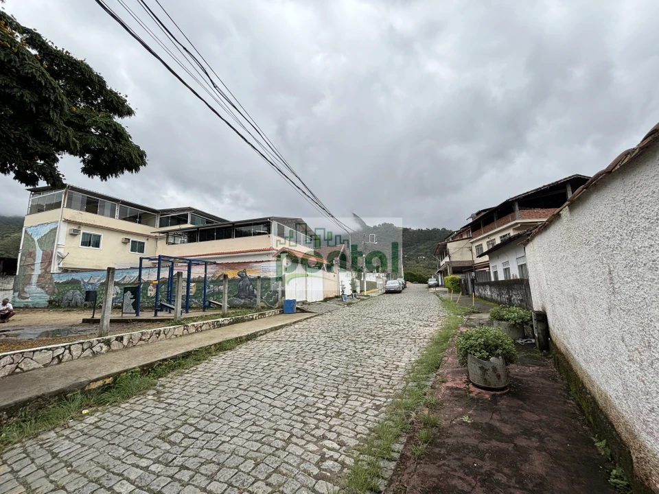 Imagens do imóveis Casa a venda 2 quartos, toda reformada e com vista privilegiada no Cascatinha