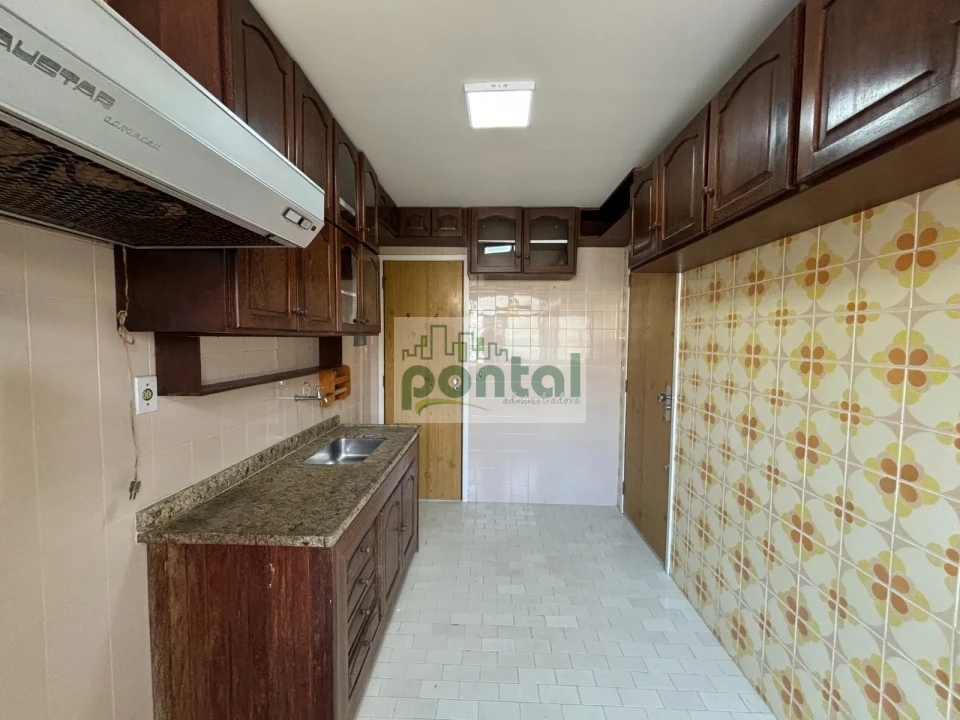 Imagens do imóveis Apartamento de 3 Quartos nas Braunes, Praticamente no Centro — Apenas 200m da Avenida Alberto Braune