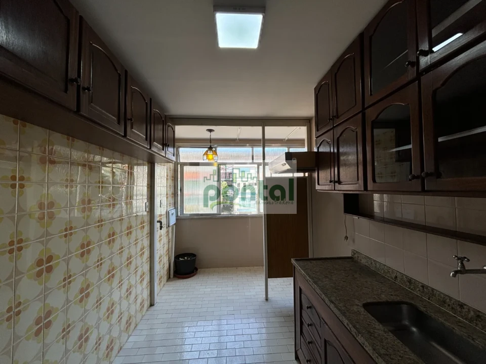 Imagens do imóveis Apartamento de 3 Quartos nas Braunes, Praticamente no Centro — Apenas 200m da Avenida Alberto Braune