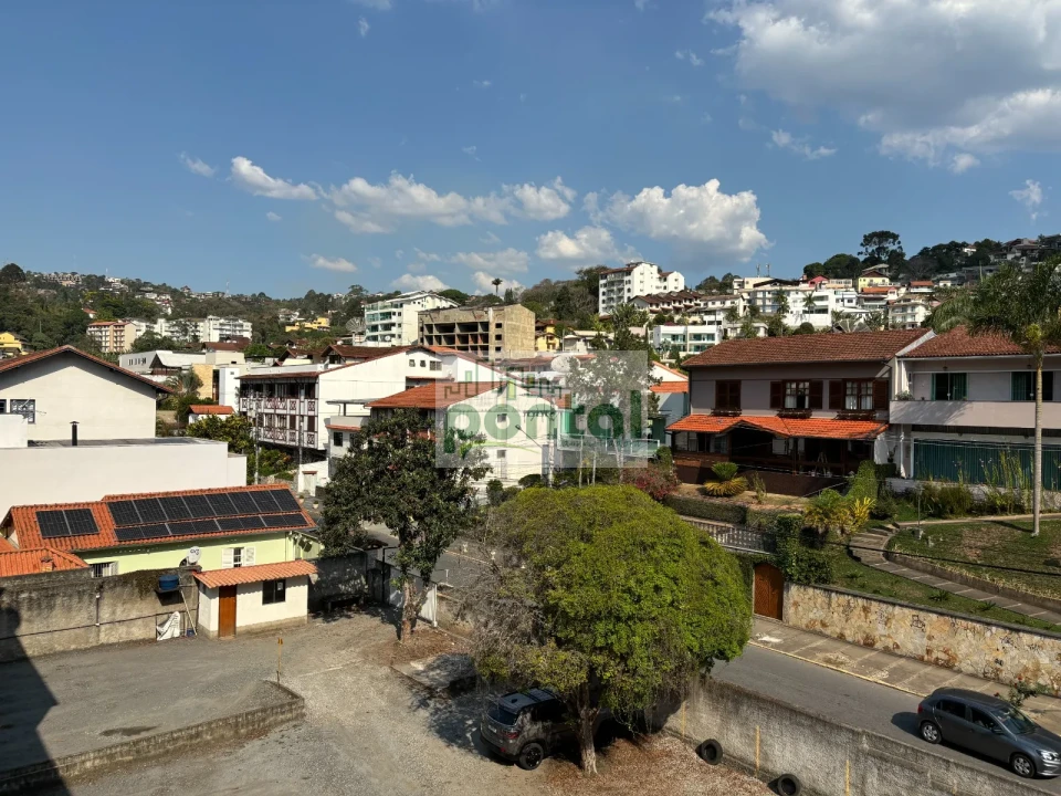 Imagens do imóveis Apartamento de 3 Quartos nas Braunes, Praticamente no Centro — Apenas 200m da Avenida Alberto Braune