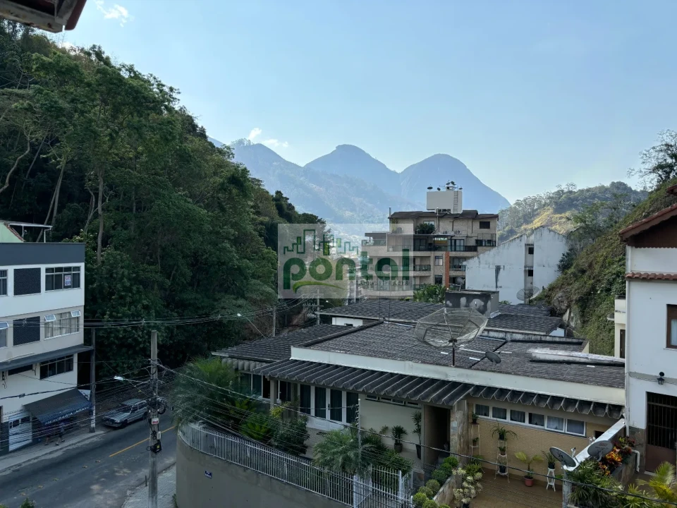 Imagens do imóveis Apartamento de 3 Quartos nas Braunes, Praticamente no Centro — Apenas 200m da Avenida Alberto Braune