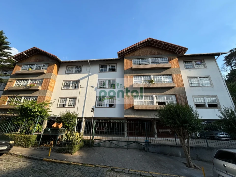 Imagens do imóveis Apartamento de 3 Quartos nas Braunes, Praticamente no Centro — Apenas 200m da Avenida Alberto Braune