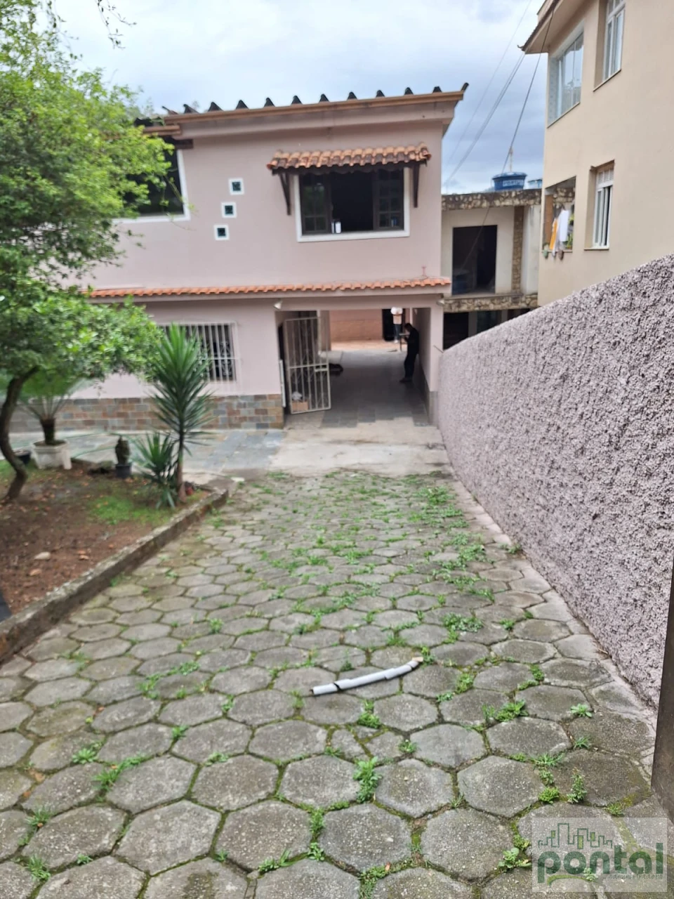 Ampla Casa com Quintal, Churrasqueira e Sauna