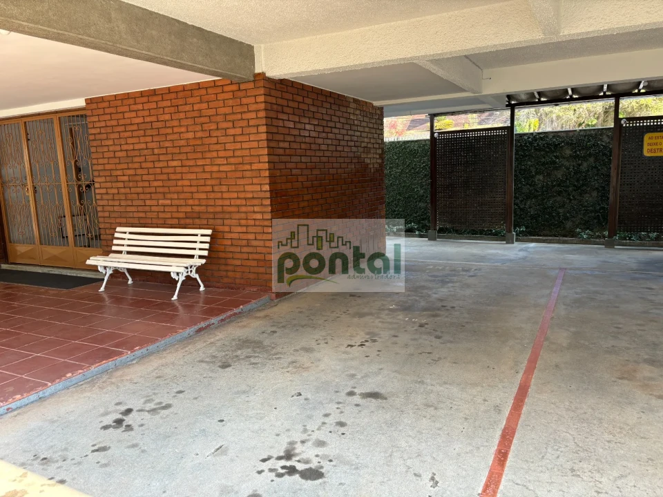 Imagens do imóveis Apartamento de 3 Quartos nas Braunes, Praticamente no Centro — Apenas 200m da Avenida Alberto Braune