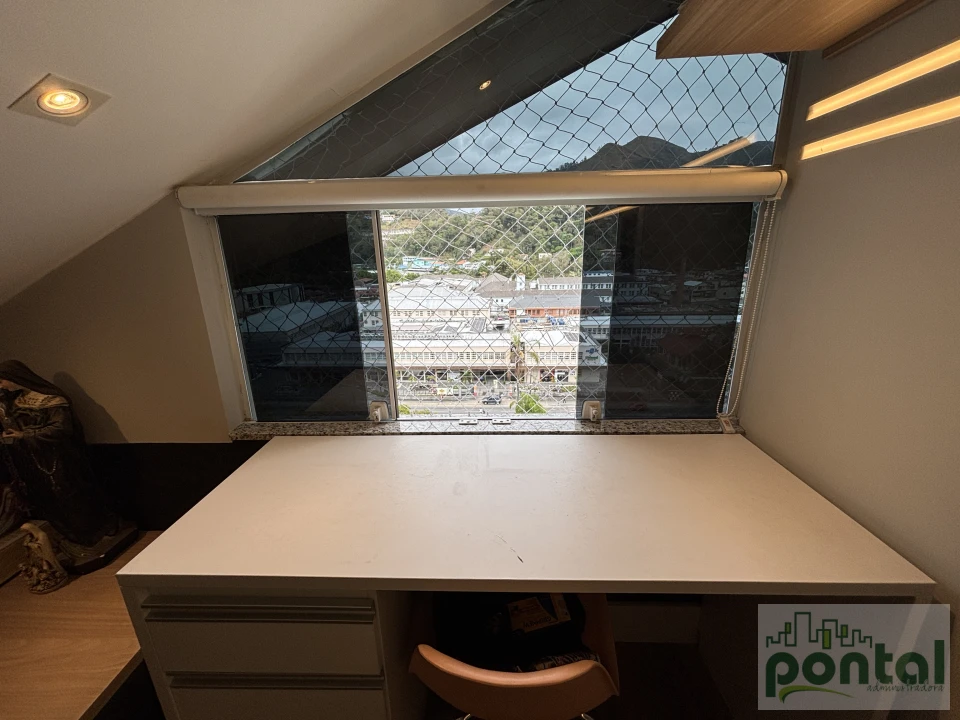 Cobertura Espaçosa à Venda no Centro de Nova Friburgo