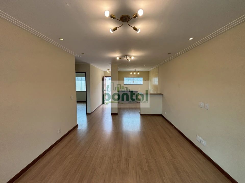 Imagens do imóveis Casa a venda 2 quartos, toda reformada e com vista privilegiada no Cascatinha