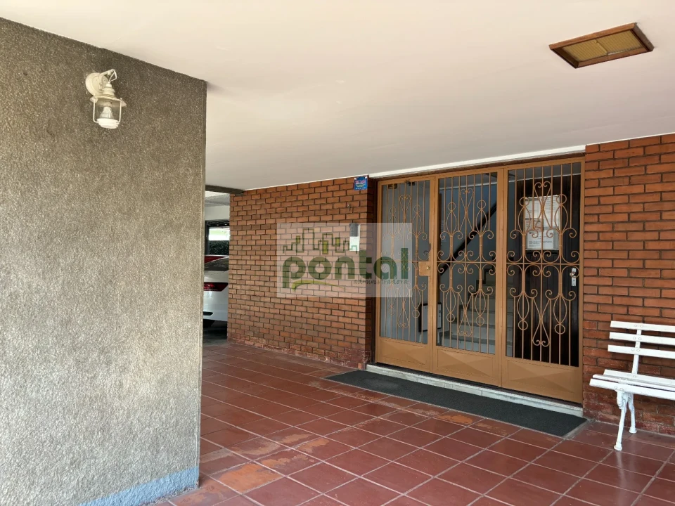 Imagens do imóveis Apartamento de 3 Quartos nas Braunes, Praticamente no Centro — Apenas 200m da Avenida Alberto Braune