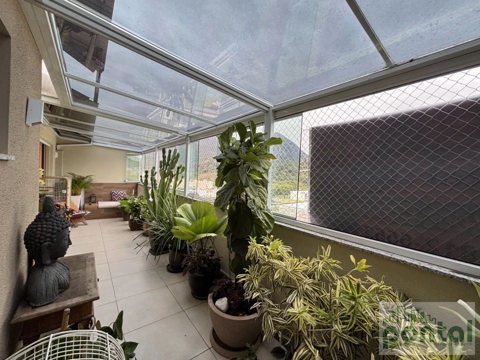Cobertura Espaçosa à Venda no Centro de Nova Friburgo