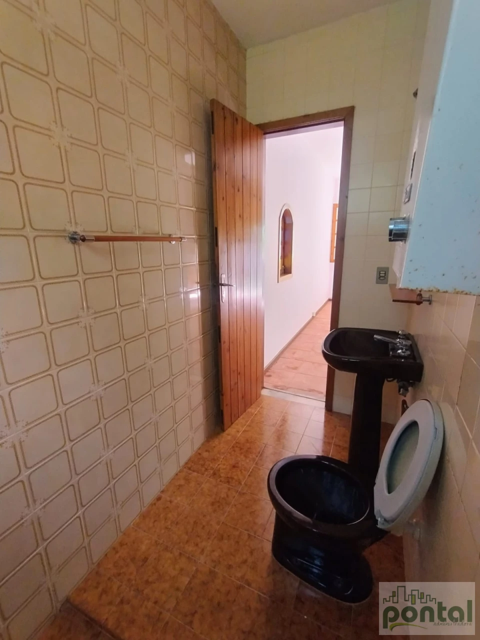 Charmoso Chalé no Condomínio Montebello