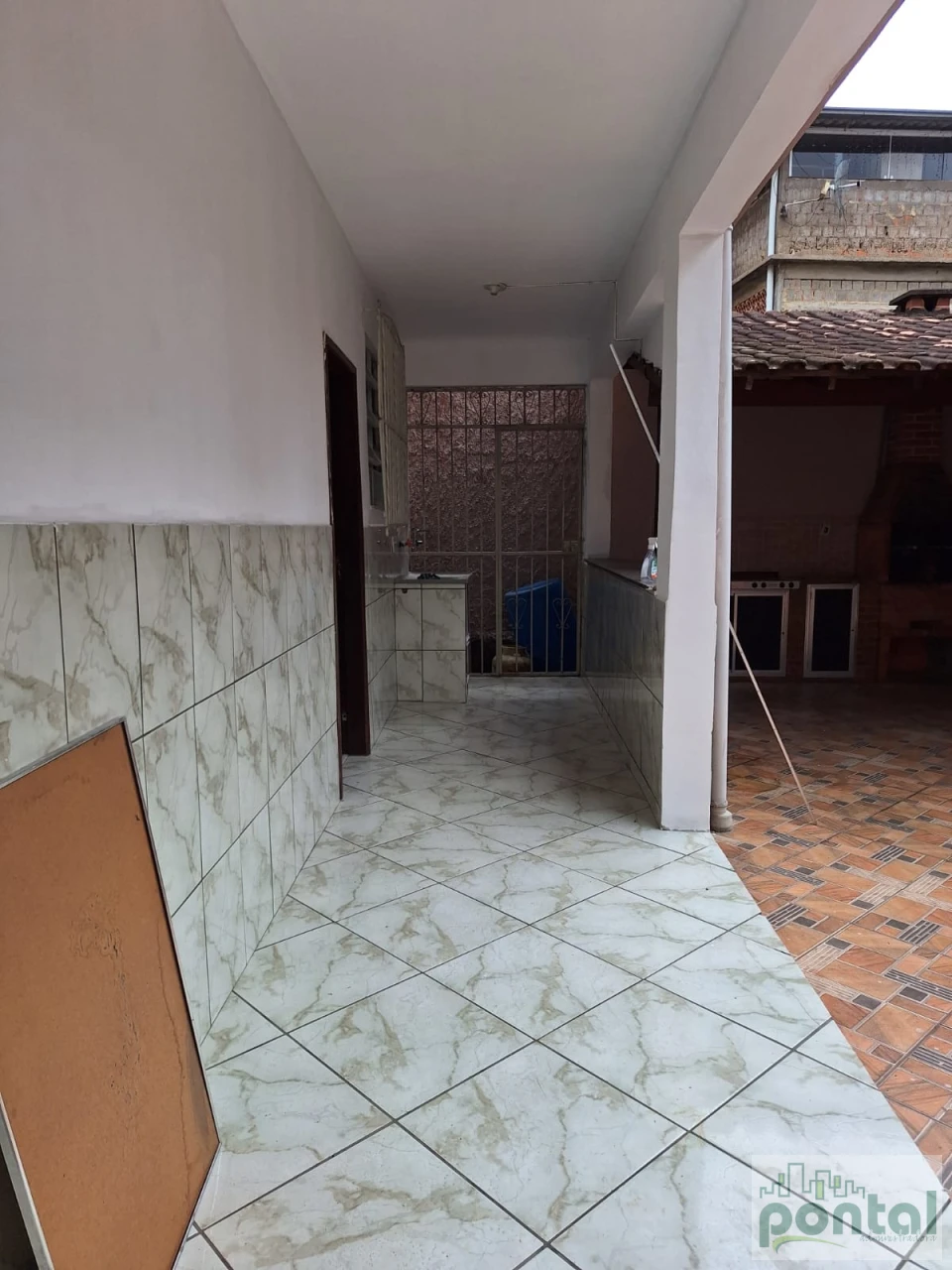 Ampla Casa com Quintal, Churrasqueira e Sauna