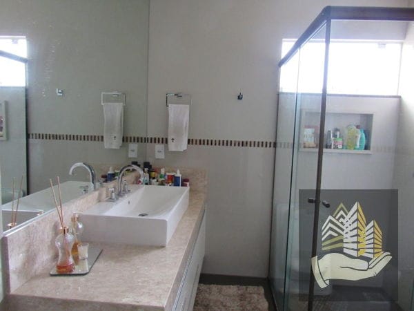 Imagens do imóveis Casa à venda 4 Quartos, 1 Suite, 2 Vagas, 300M², Coliseu, Londrina - PR