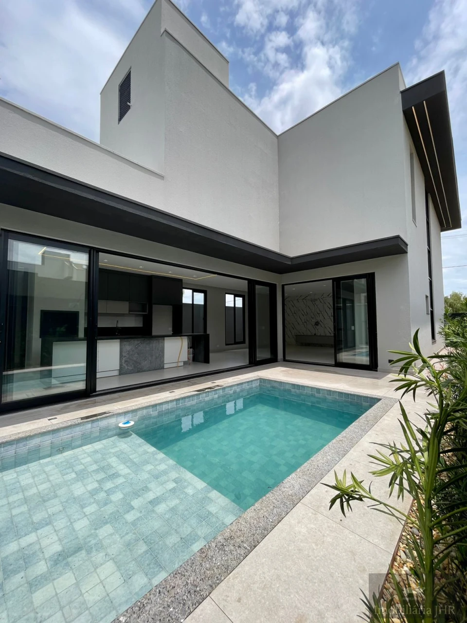 Imagens do imóveis Casa Em Condomínio À Venda Condonimio Tangará Residence Londrina