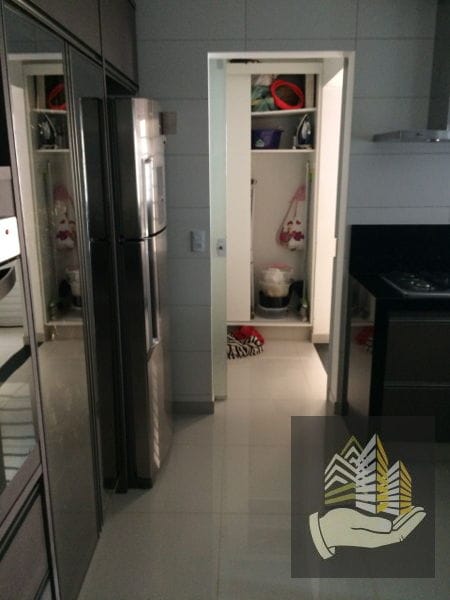 Imagens do imóveis Casa à venda 4 Quartos, 1 Suite, 2 Vagas, 300M², Coliseu, Londrina - PR