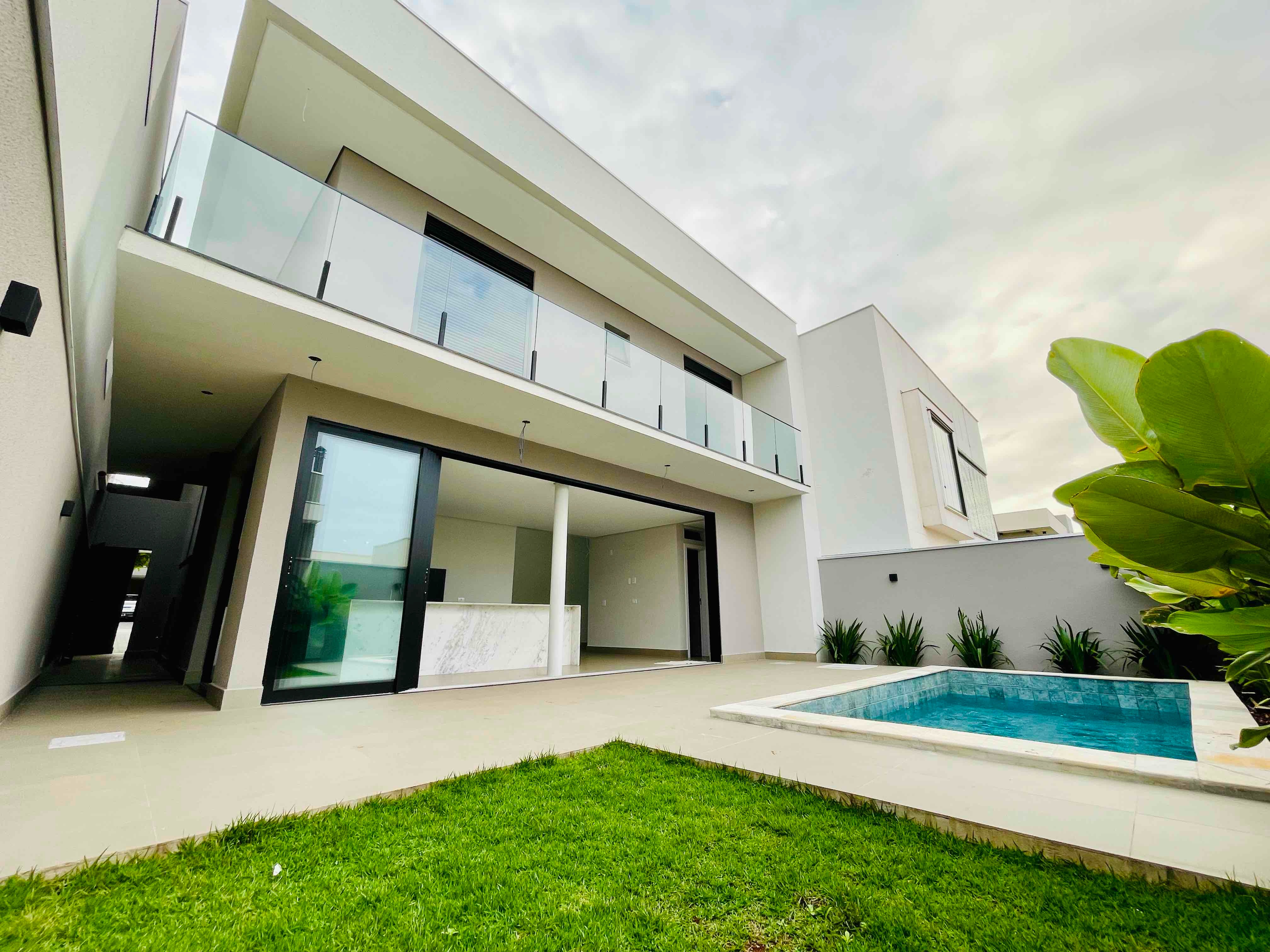 Imagens do imóveis Sobrado à Venda, Cond BELLA VITTA 2, Rua Antonio Carvalho Grade, PR