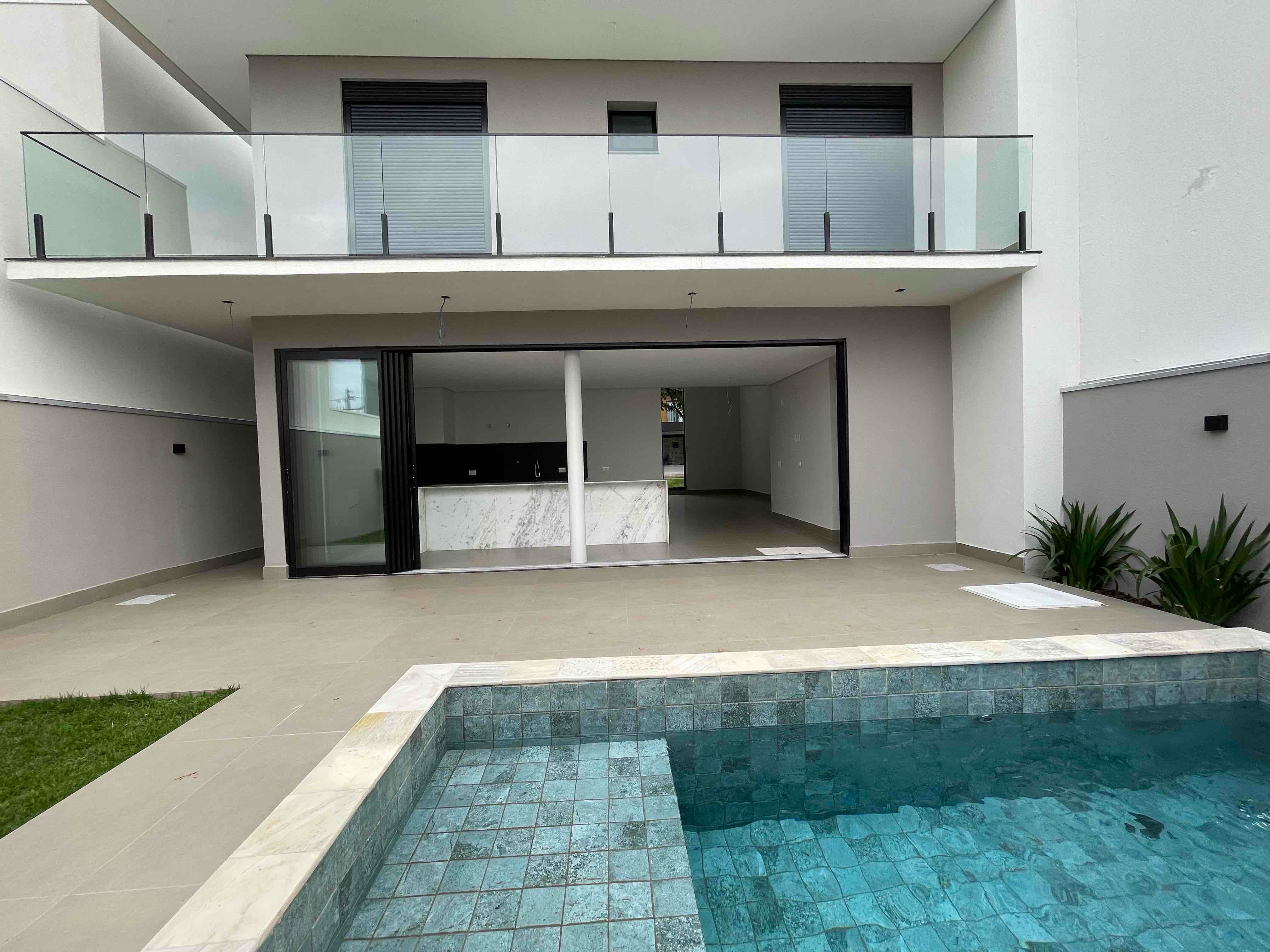 Imagens do imóveis Sobrado à Venda, Cond BELLA VITTA 2, Rua Antonio Carvalho Grade, PR