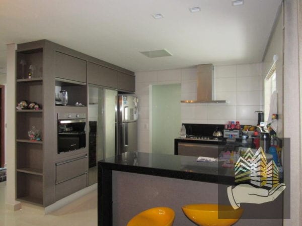 Imagens do imóveis Casa à venda 4 Quartos, 1 Suite, 2 Vagas, 300M², Coliseu, Londrina - PR