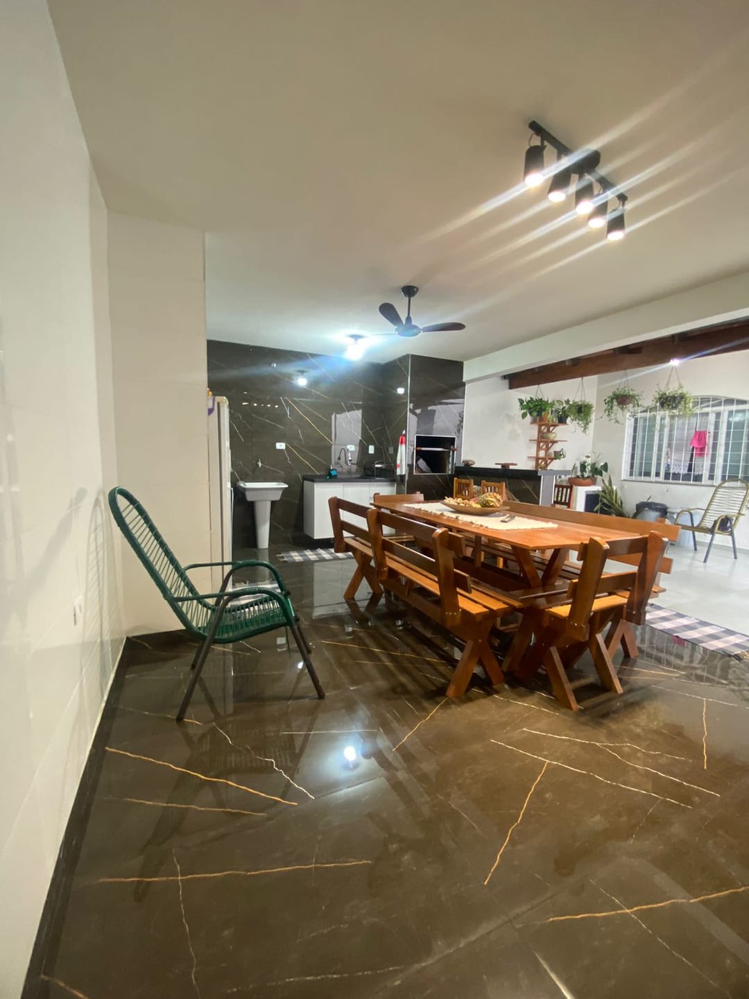 Imagens do imóveis Sobrado à Venda, Conjunto Habitacional Violim, Londrina, PR