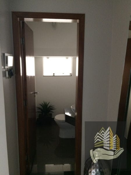 Imagens do imóveis Casa à venda 4 Quartos, 1 Suite, 2 Vagas, 300M², Coliseu, Londrina - PR