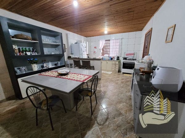 Imagens do imóveis Casa à venda 3 Quartos, 1 Suite, 2 Vagas, Conjunto Semiramis Barros Braga, Londrina - PR