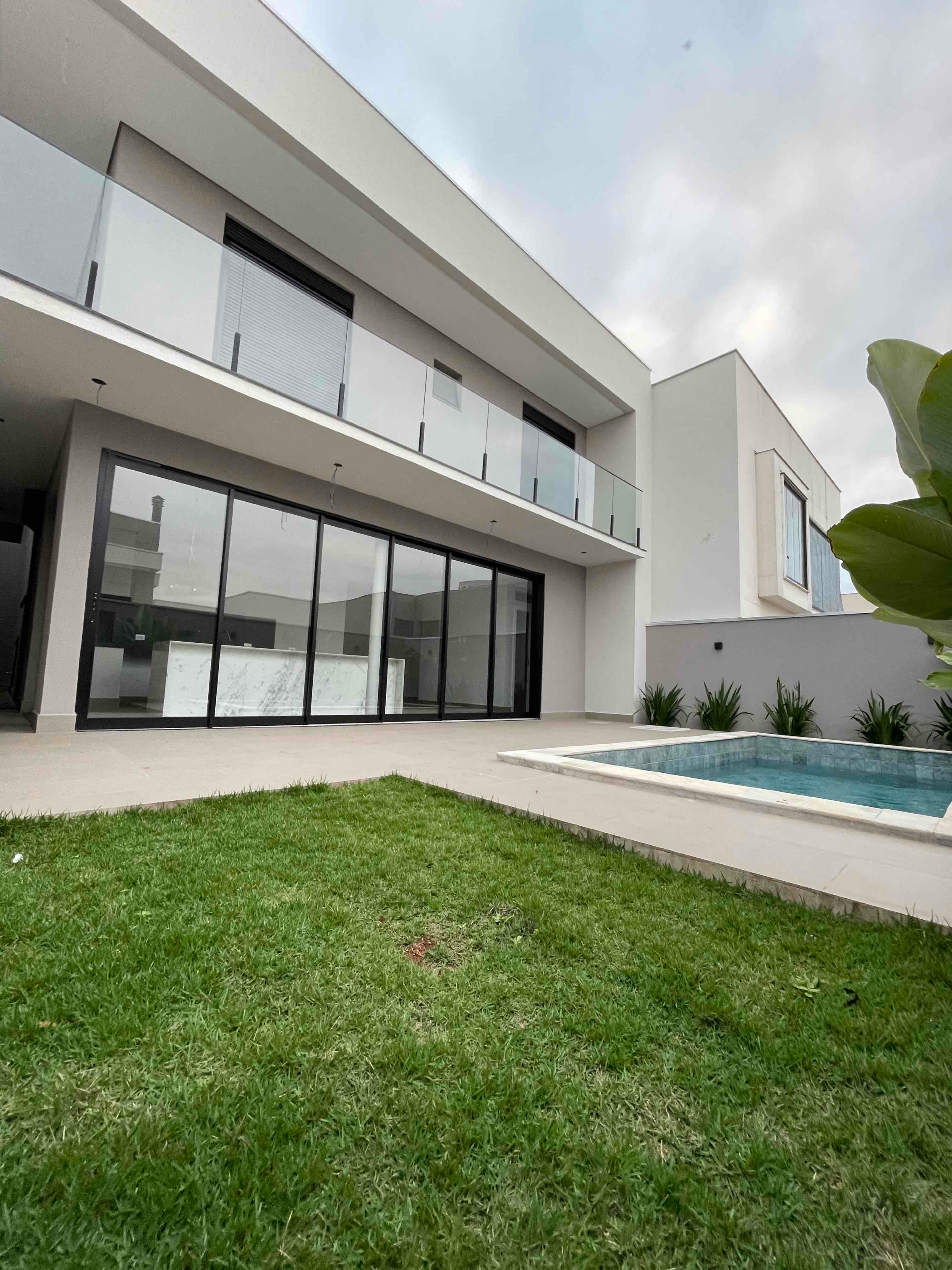 Imagens do imóveis Sobrado à Venda, Cond BELLA VITTA 2, Rua Antonio Carvalho Grade, PR