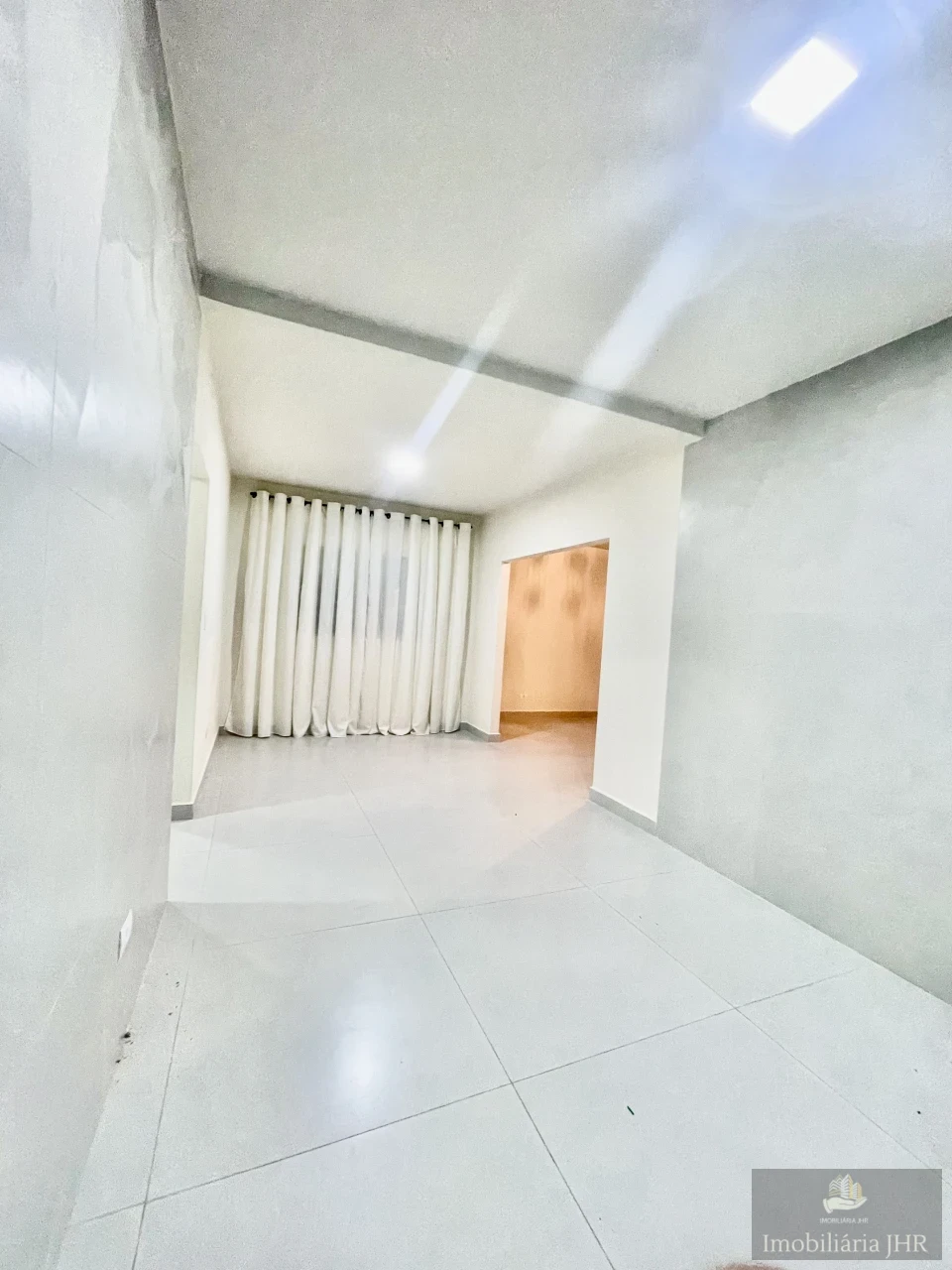 Imagens do imóveis CASA RECÉM-REFORMADA À VENDA | JARDIM CONTINENTAL | LONDRINA