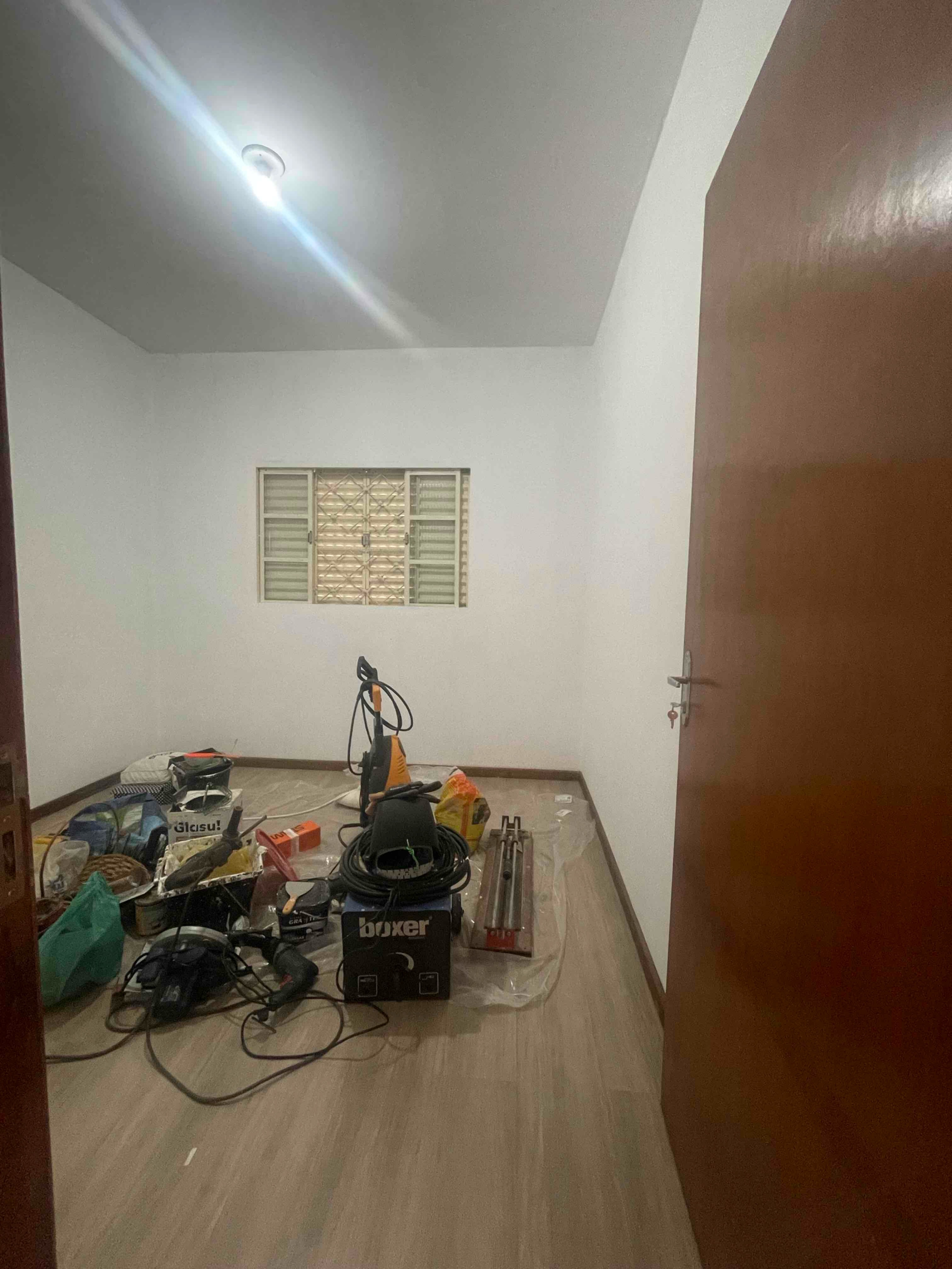 Imagens do imóveis dois imóveis individuais no terreno Jardim Indusville, Londrina - PR