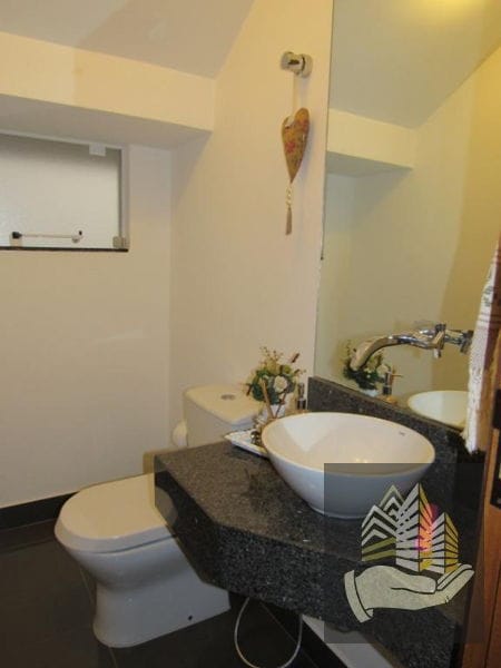 Imagens do imóveis Casa à venda 4 Quartos, 1 Suite, 2 Vagas, 300M², Coliseu, Londrina - PR