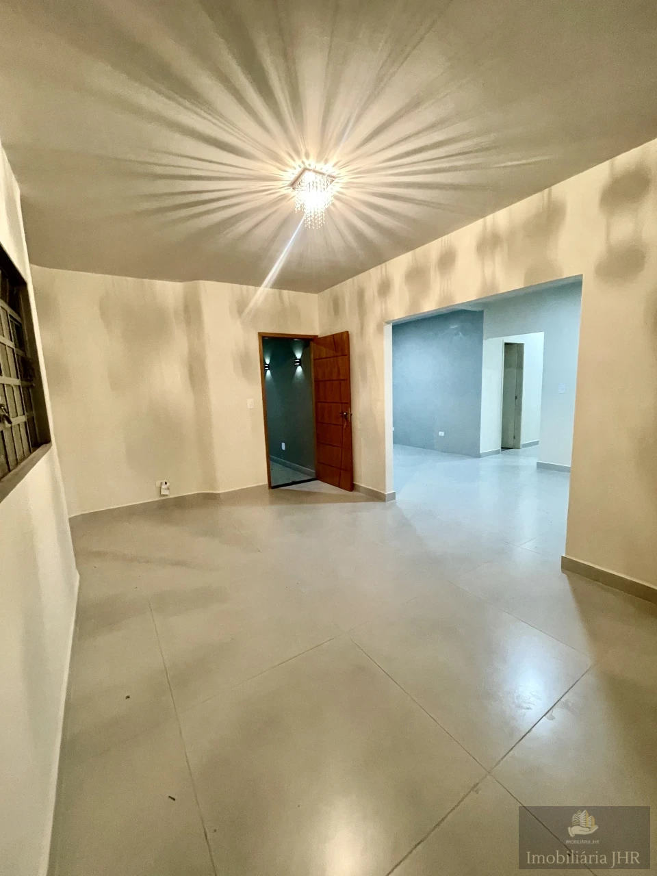 Imagens do imóveis CASA RECÉM-REFORMADA À VENDA | JARDIM CONTINENTAL | LONDRINA