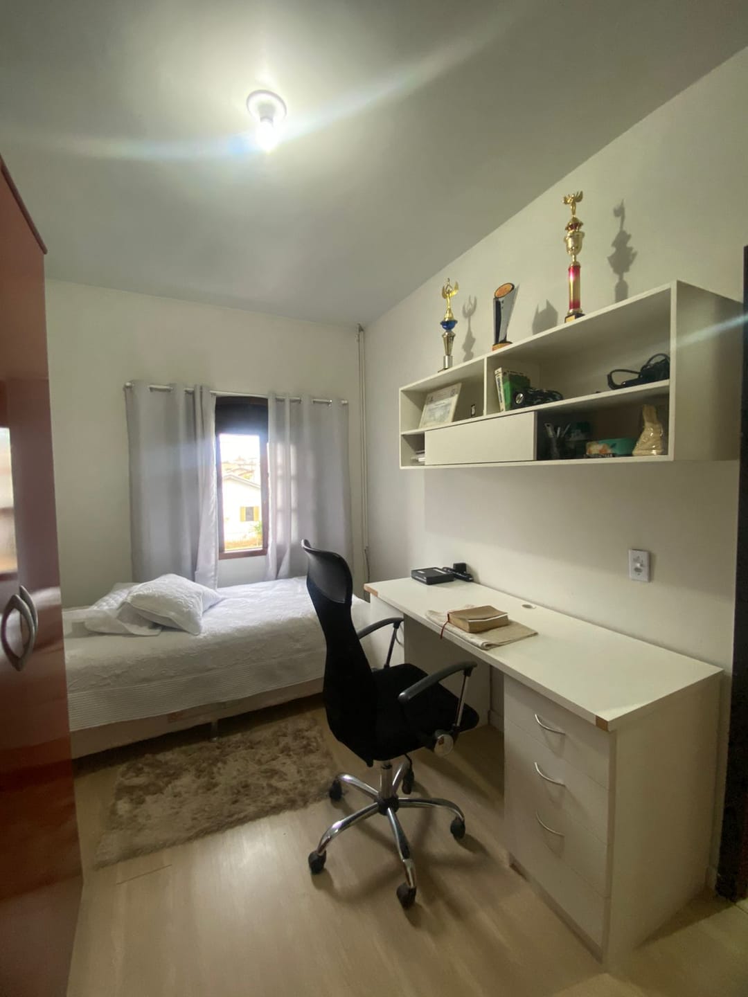 Imagens do imóveis Sobrado à Venda, Conjunto Habitacional Violim, Londrina, PR