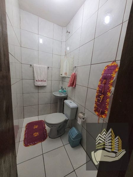 Imagens do imóveis Casa à venda 3 Quartos, 1 Suite, 2 Vagas, Conjunto Semiramis Barros Braga, Londrina - PR