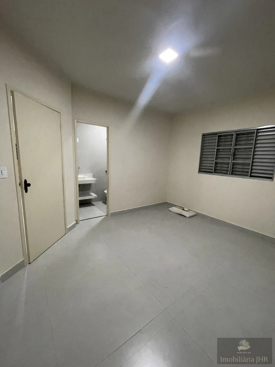 Imagens do imóveis CASA RECÉM-REFORMADA À VENDA | JARDIM CONTINENTAL | LONDRINA