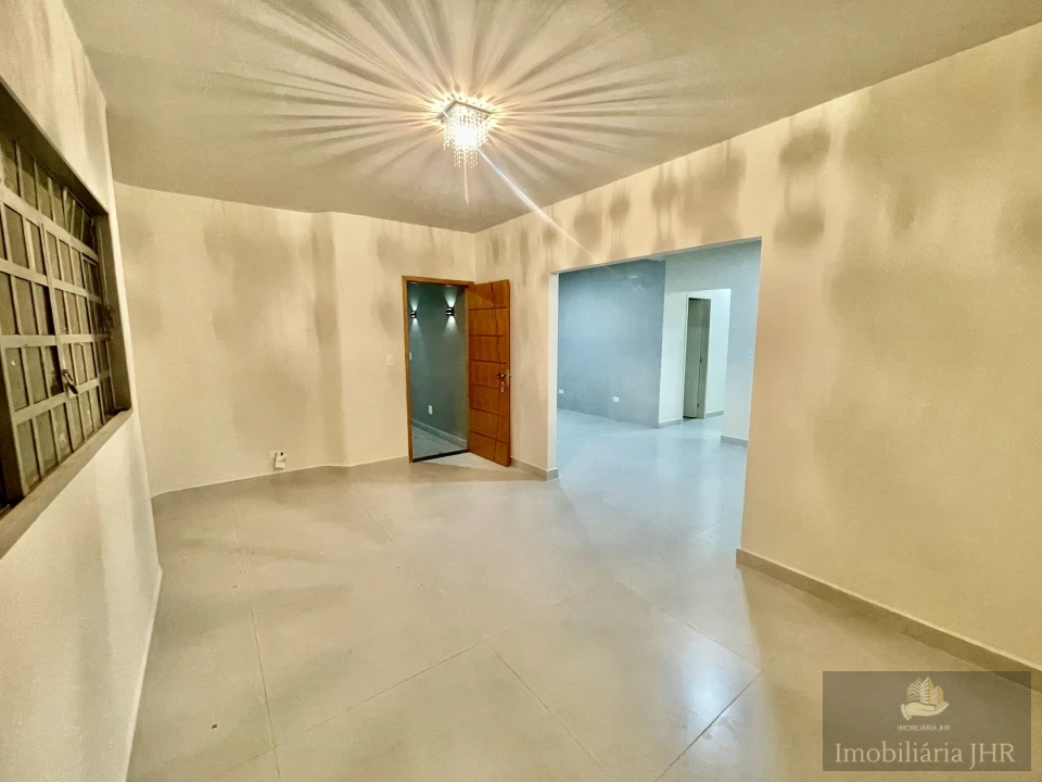 Imagens do imóveis CASA RECÉM-REFORMADA À VENDA | JARDIM CONTINENTAL | LONDRINA