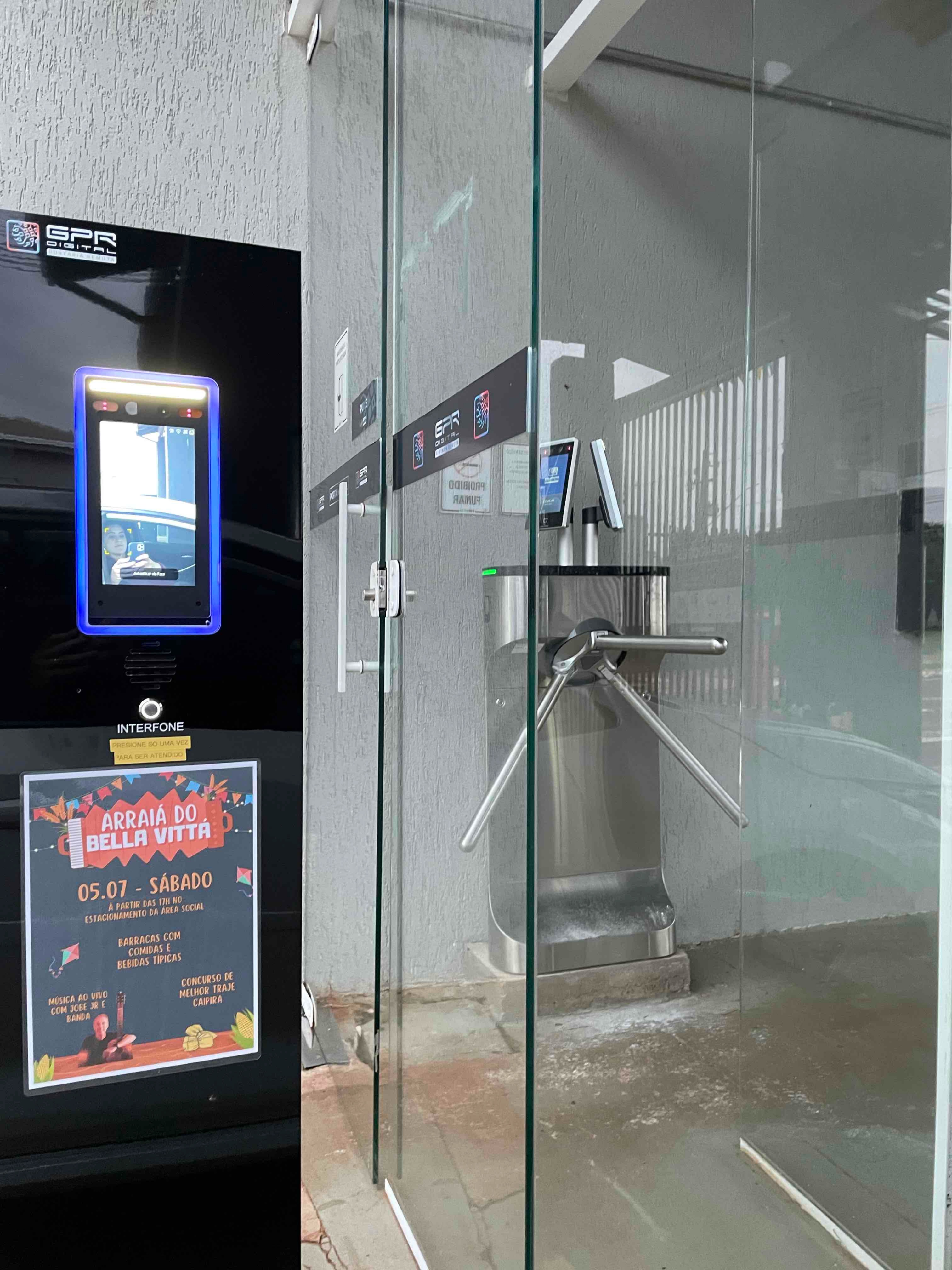 Imagens do imóveis Sobrado à Venda, Cond BELLA VITTA 2, Rua Antonio Carvalho Grade, PR