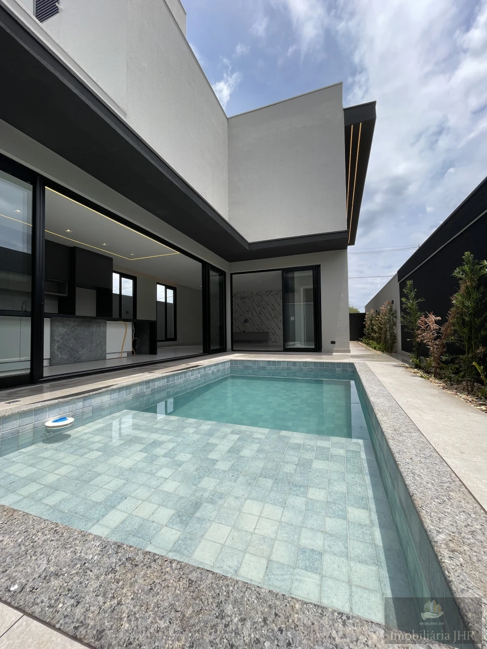 Imagens do imóveis Casa Em Condomínio À Venda Condonimio Tangará Residence Londrina