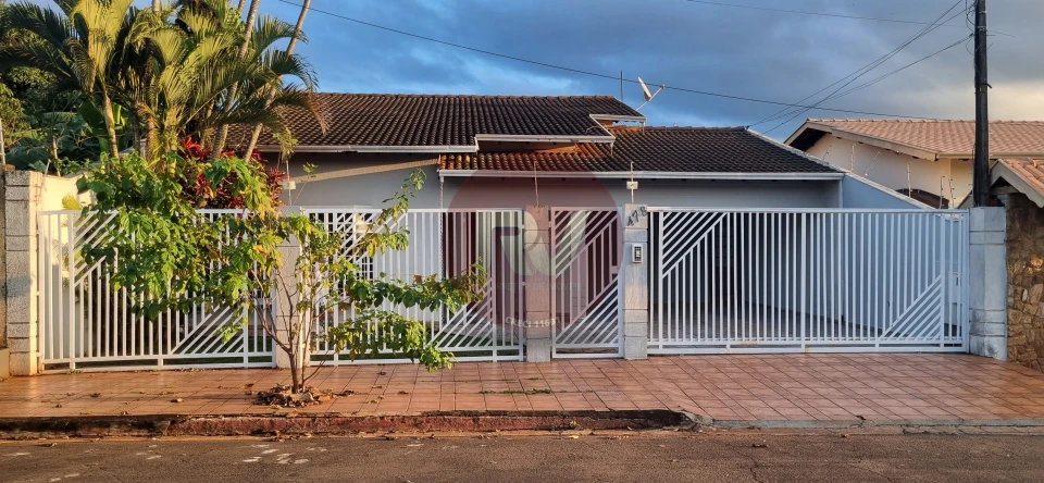 Imagens do imóveis R$ 4.500,00 - LOCAÇÃO - CASA TÉRREA - 04 Quartos , Piscina e churrasqueira