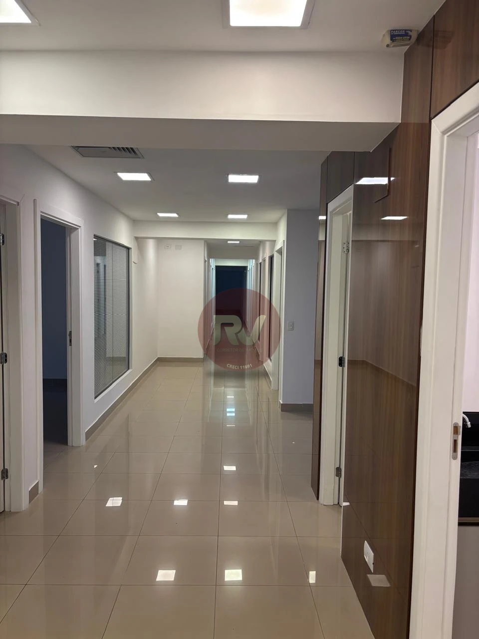 EDIFÍCIO COMERCIAL GENÉVE - R$17.000,00 - LOCAÇÃO