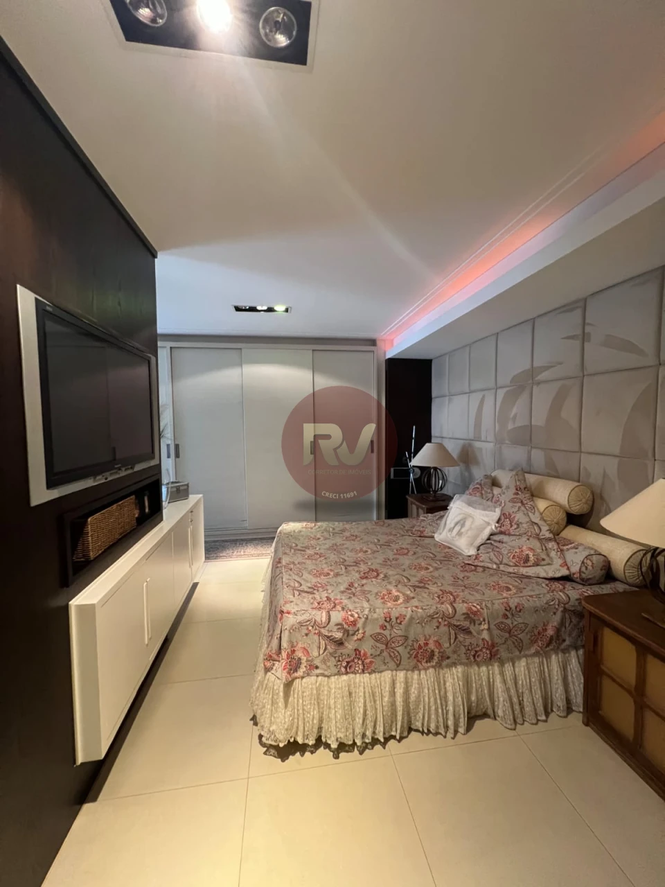 Imagens do imóveis COBERTURA EDIFICIO LONDON LAKE - R$ 3.300.000,00 - 04 Suítes, 04 grs + Box