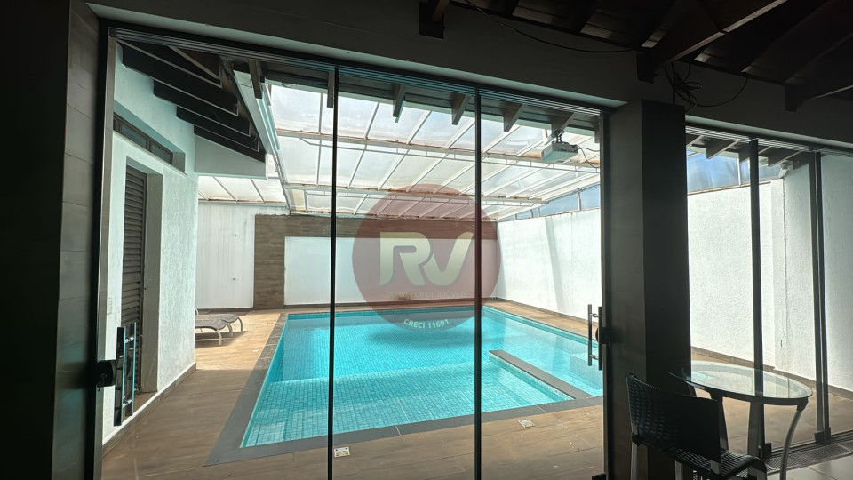 CASA  CONDOMINIO TUCANOS- R$ 5.950.000,00
