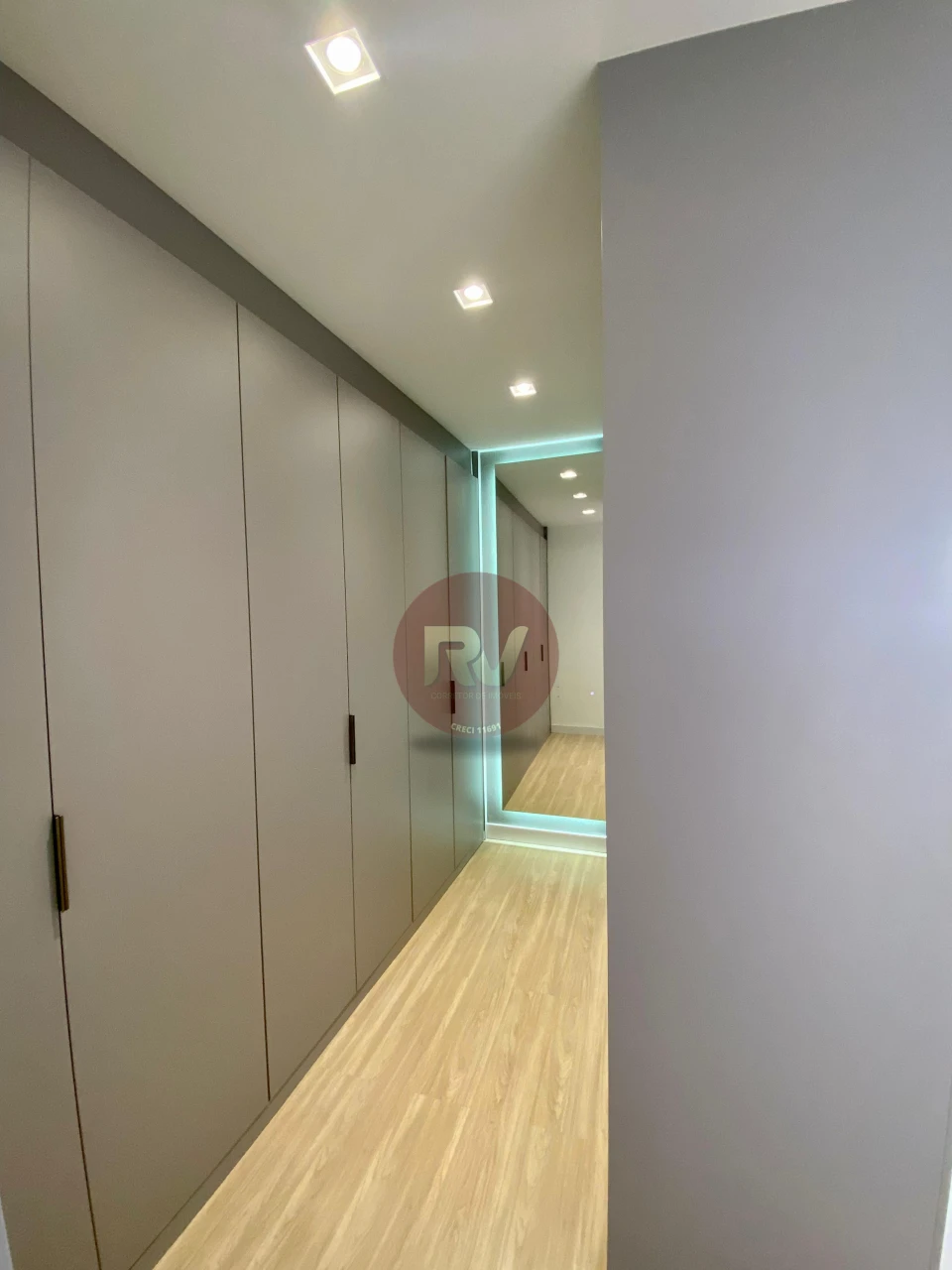 EDIFÍCIO HAUSE - GLEBA PALHANO - R$ 1.900.000,00